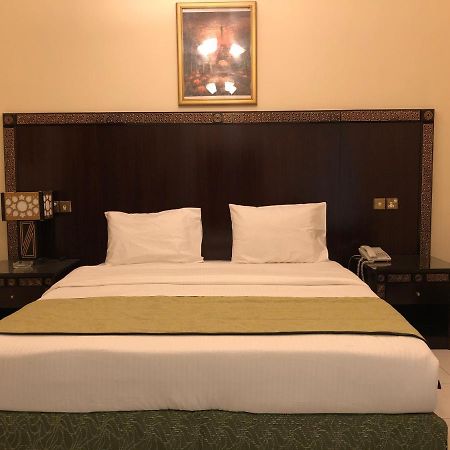 New Royal Mark Hotel Apartments Dubai Buitenkant foto