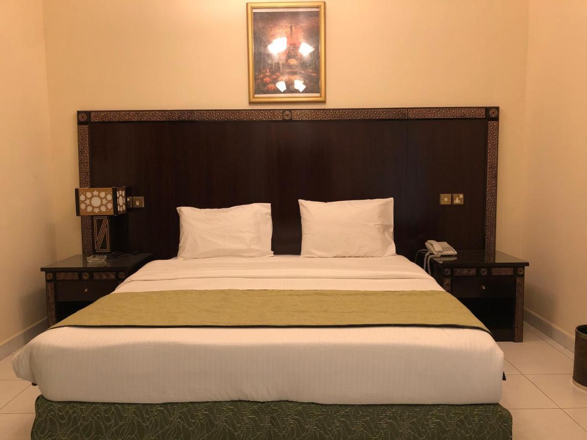 New Royal Mark Hotel Apartments Dubai Buitenkant foto