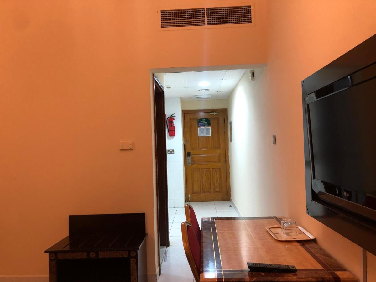 New Royal Mark Hotel Apartments Dubai Buitenkant foto