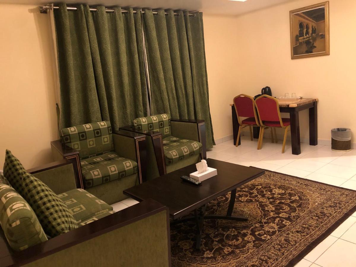 New Royal Mark Hotel Apartments Dubai Buitenkant foto